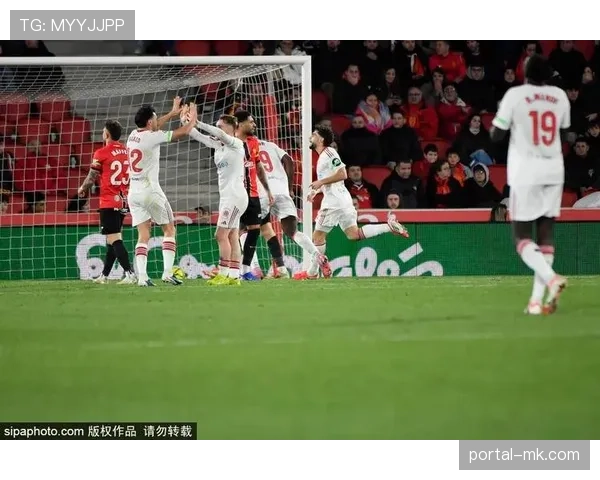 马略卡菱形站位逼抢消耗大，德米凯利斯三处换人调整见效